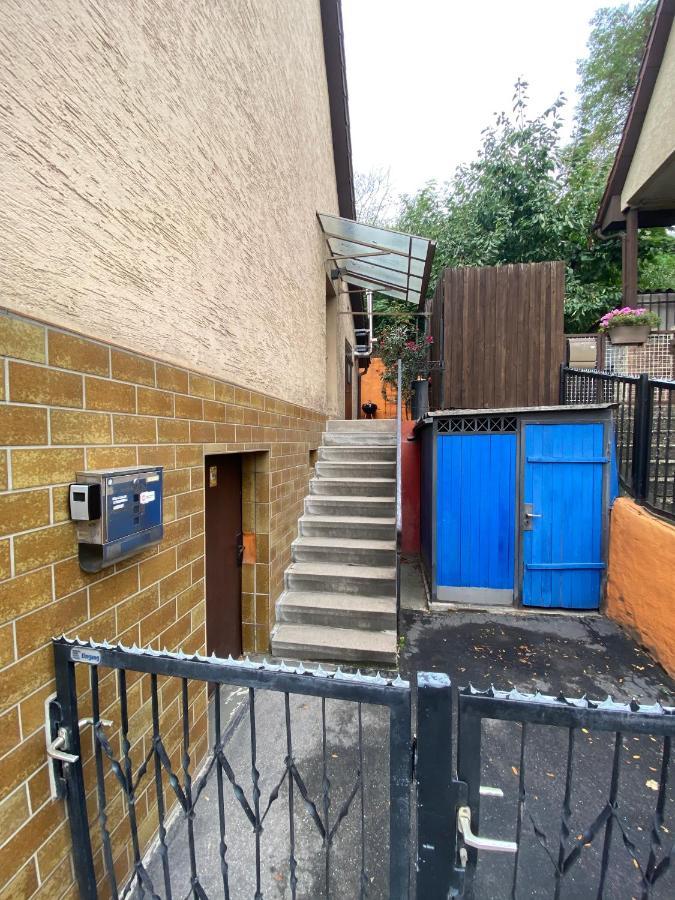 Einfaches Haus Mit Privatzimmern Und Gemeinschaftsraeumen Heilbronn Extérieur photo