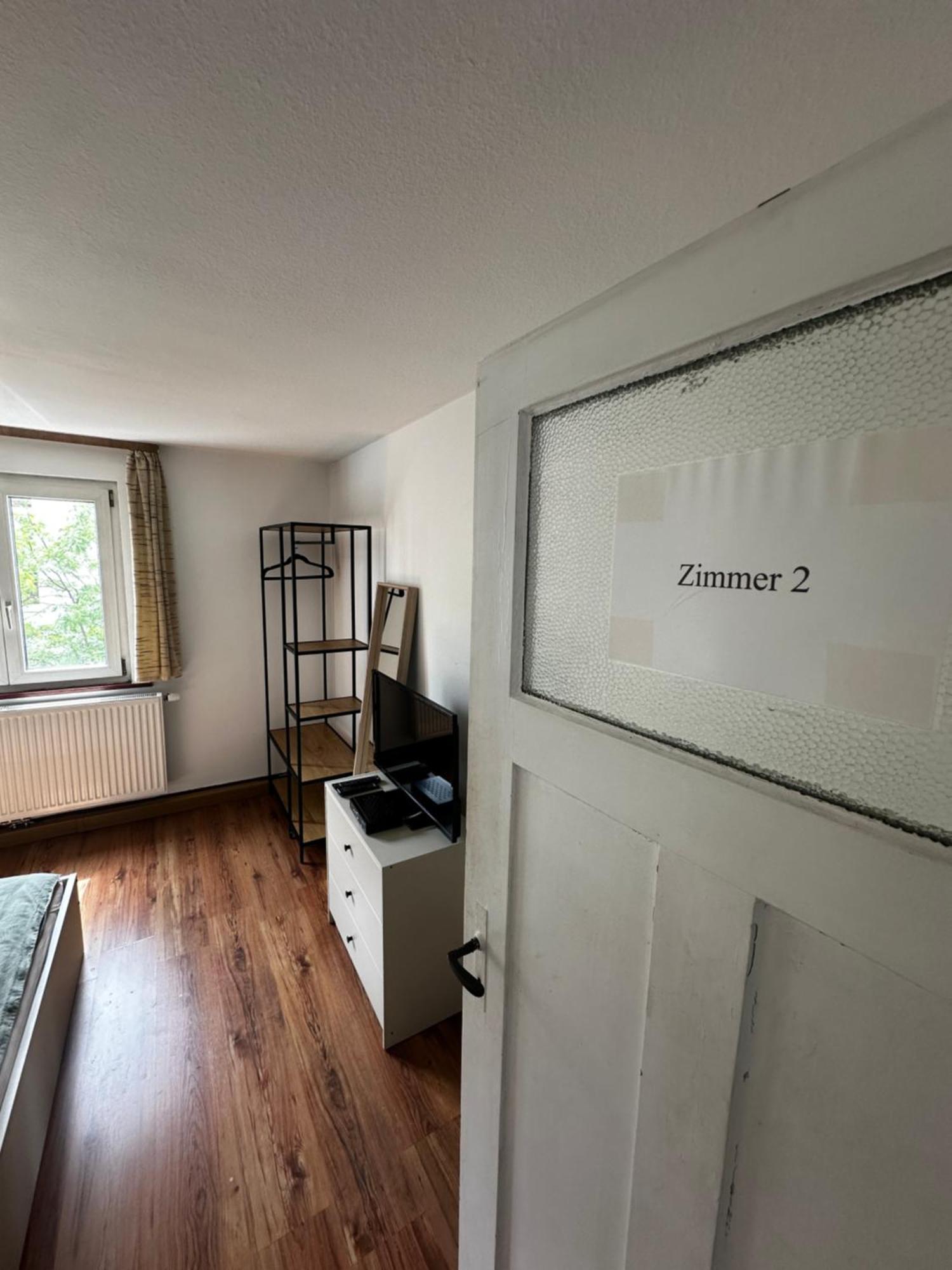 Einfaches Haus Mit Privatzimmern Und Gemeinschaftsraeumen Heilbronn Extérieur photo