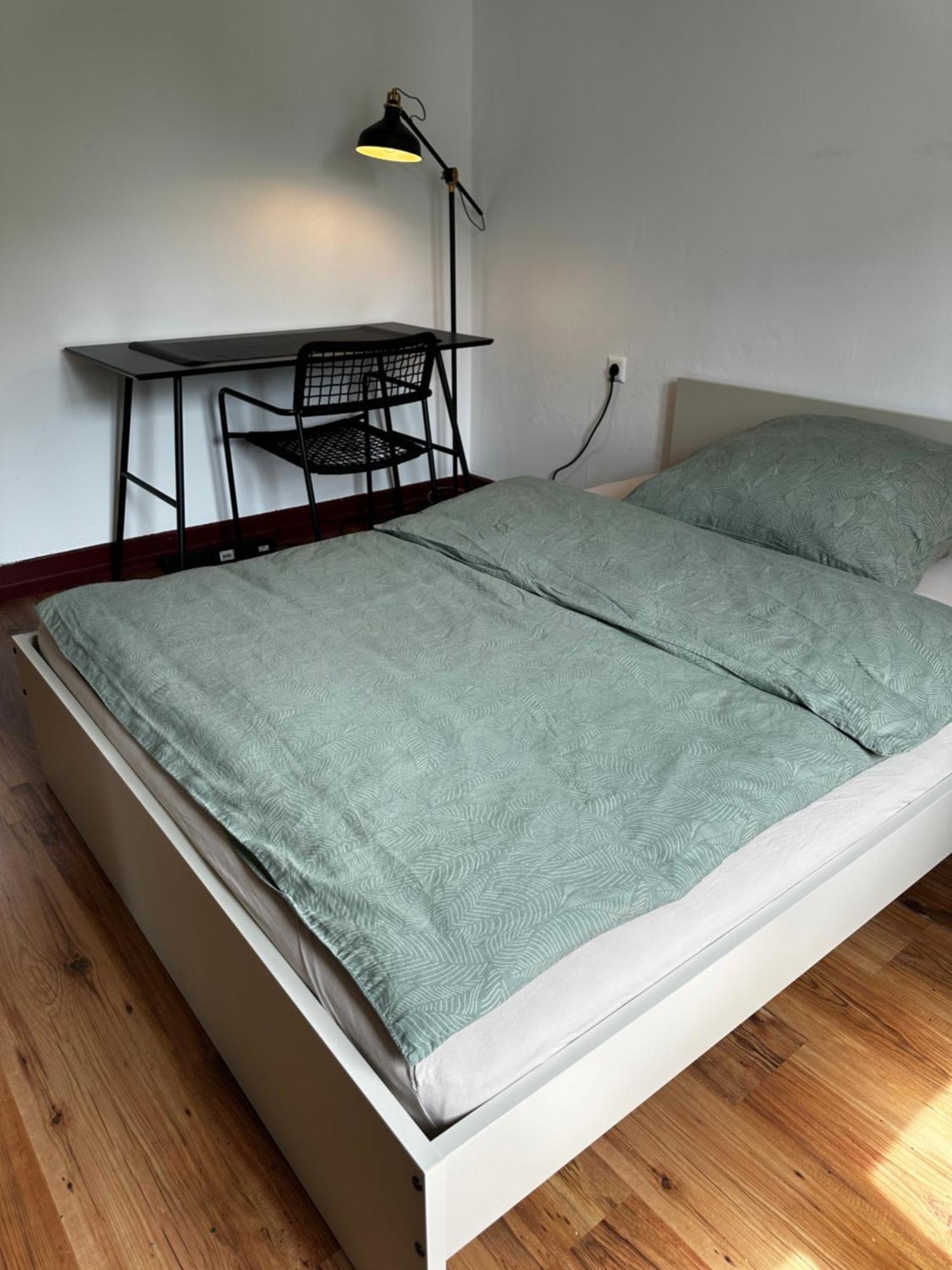 Einfaches Haus Mit Privatzimmern Und Gemeinschaftsraeumen Heilbronn Extérieur photo